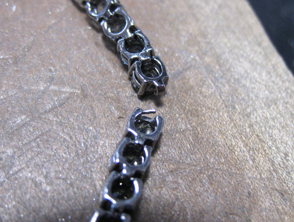 テニスチェーンのリメイク。切れてしまったテニスブレスレットを