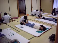 ナチュラルライフ 体験施術会の様子