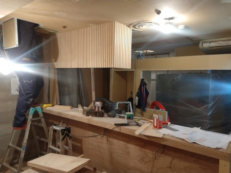 設備屋さんの作業中でした