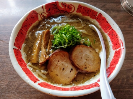 昨日のランチは久しぶりに飛燕さんのラーメン