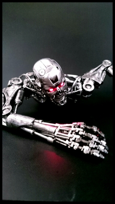 1/6 ホットトイズT-800改造エンドスケルトンT1ラスト プレス機