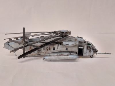 アカデミー製 1/48 CH-53E スーパースタリオン 改修塗装完成品 | 各種