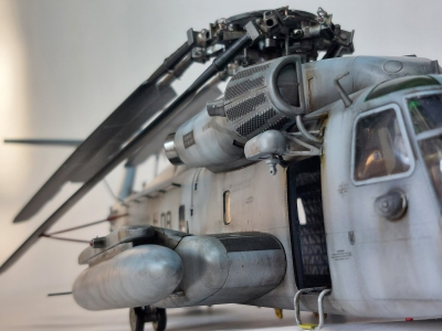 アカデミー製 1/48 CH-53E スーパースタリオン 改修塗装完成品 | 各種