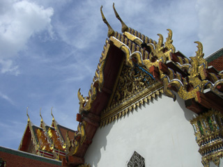 タイのお寺の建物の屋根