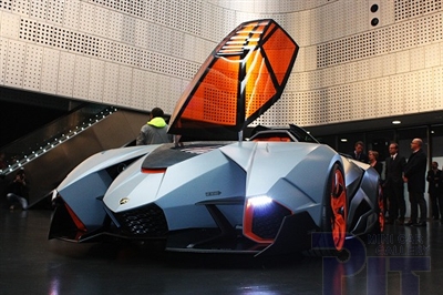 【直筆サイン入り】 1/18 MBコレクション ランボルギーニ エゴイスタ 直筆サイン入り】 1/18 MBコレクション ランボルギーニ エゴイスタ