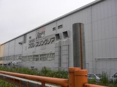NOAH前で写真を撮る方多数。