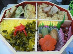 ステーキ弁当、ではなく『とりたま御膳』
