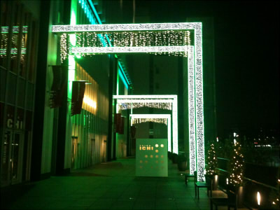 夜のUDX