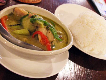 アムリタ食堂 グリーンカレー ゲーンキョウワーン