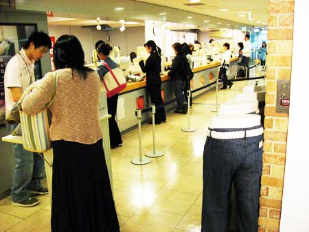 ユニクロ 吉祥寺ロンロン店 レジ