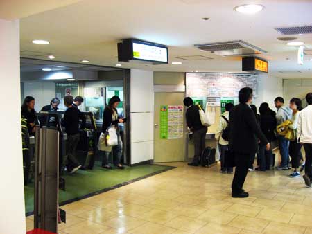 ユニクロ 吉祥寺ロンロン店 JR吉祥寺駅 東口