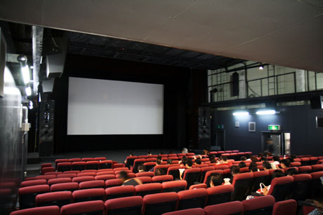 映画館 バウスシアター BAUSTHEATER スクリーン1