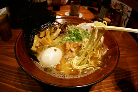 百麺 ごく らーめん 極節とんこつ 細麺 全部のせ