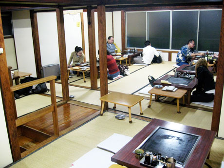 吉祥寺 お好み焼 まりや 店内
