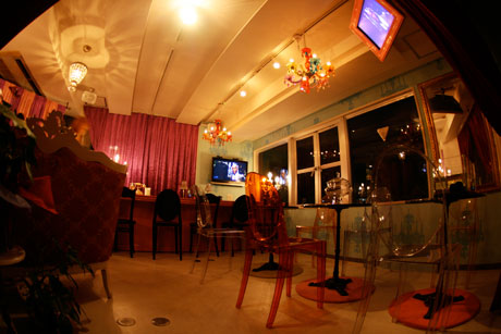 姫系 Cafe & Bar プチ・トリアノン オカマバー 吉祥寺