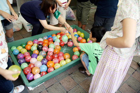 第35回 ふれあい夏祭り ヨーヨーすくい