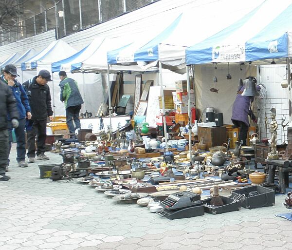 骨董市