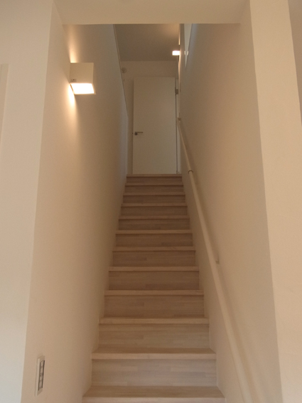 houseco11.jpg