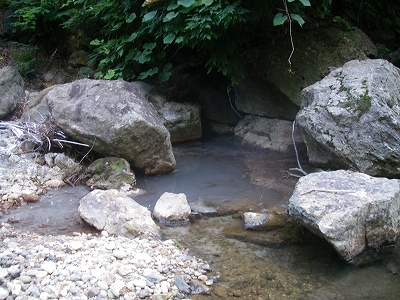 温泉湧出地点