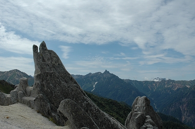 名物イルカ岩