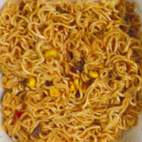東洋水産 ピザーラ焼そば ニュースパイシーイタリアーナ風