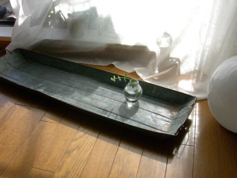 牛の飼料入れだったとかなんとか。