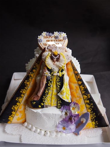 エリザベス女王様 降臨 宝塚の焼き菓子とオーダーケーキの店 宝塚 英 Hana