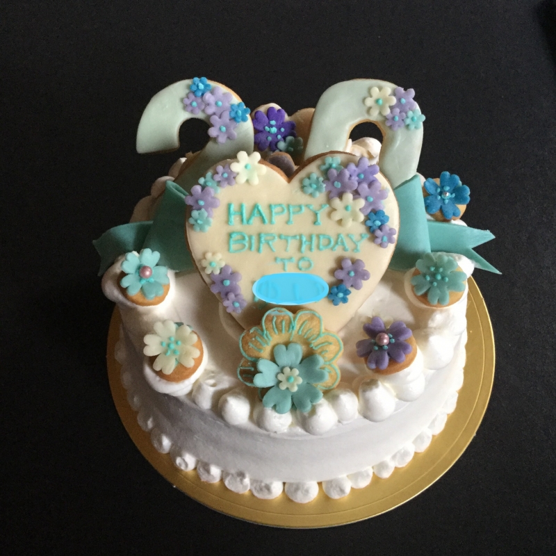 才のお誕生日は ティファニーブルーがテーマ 宝塚の焼き菓子とオーダーケーキの店 宝塚 英 Hana
