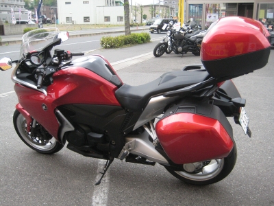 ホンダVFR1200F パニア付き （中古 VFR1200F デュアルクラッチトランス 