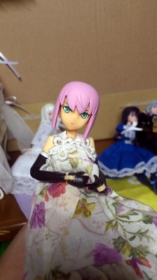 桃髪緑目