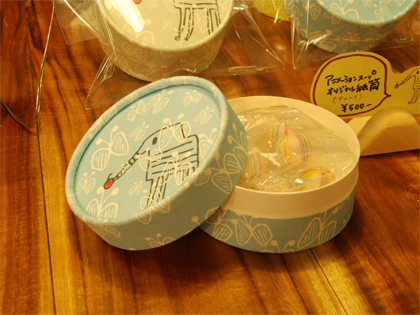 小箱 販売風景