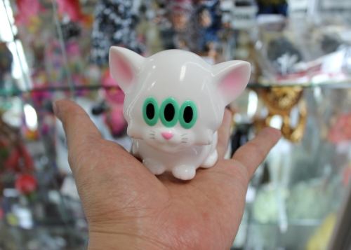 アートジャンキー x One up. 「CALM CAT（カームキャット）」2