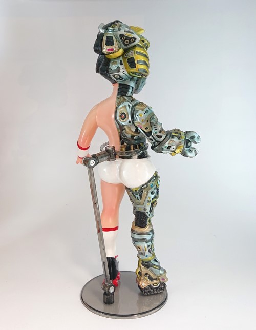 PICOPICO x OMI x One up. のOMIボーグを、ピコピコさんが極彩色した1