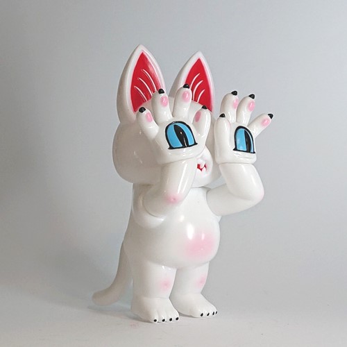 GRAPE BRAIN さんの「 ジゴクネコ“おにぎり” 」白にぎり・One up. 限定