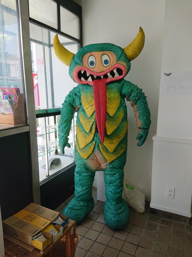 怪獣芸術家ピコピコさんの『ピコピコ怪獣大図鑑』発売！！＋