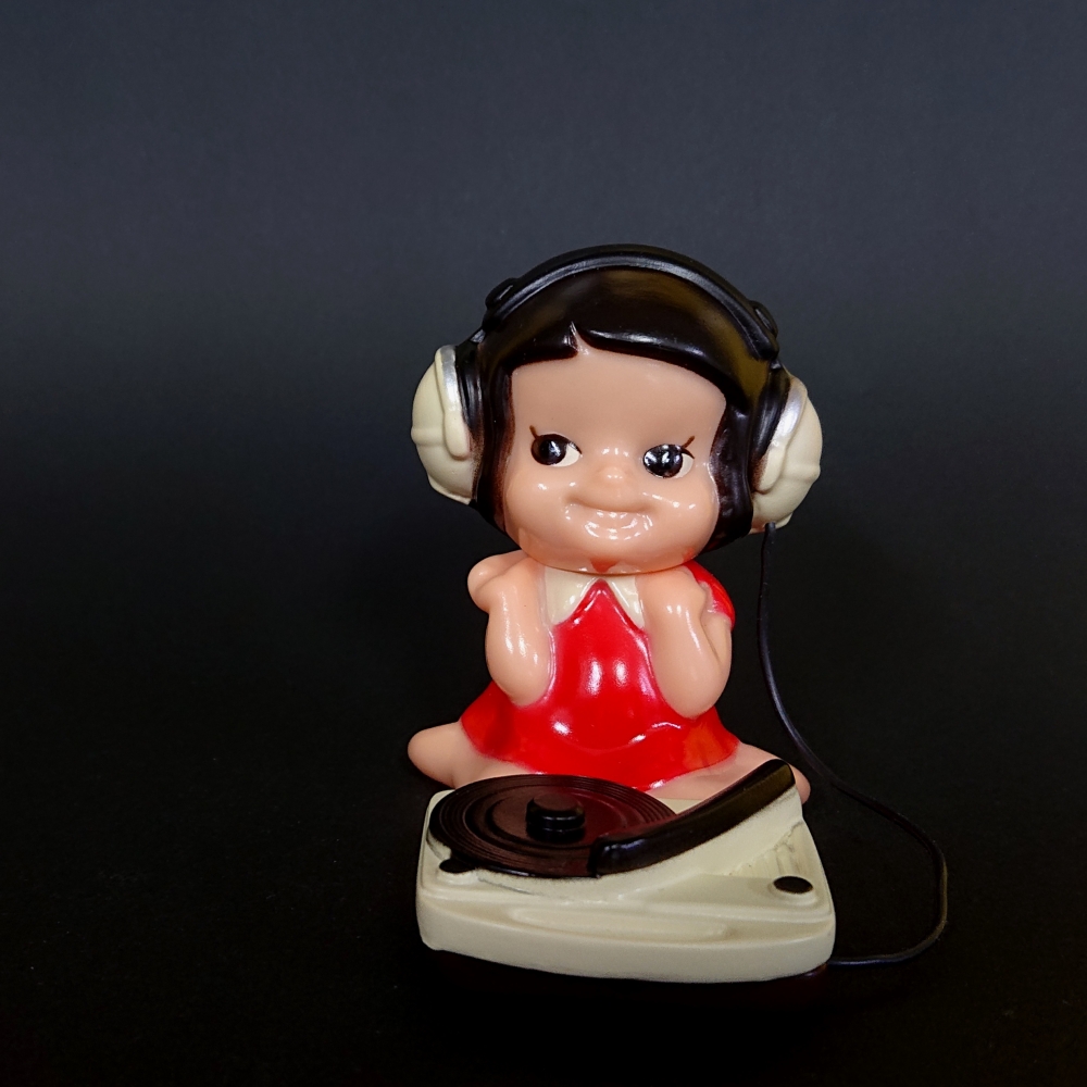 ラヂオレコーダーズ（RaJIRECO）さんのポータブルレコードプレーヤーを 