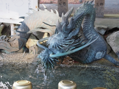 手水舎の龍
