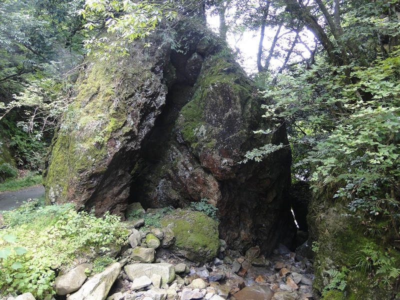 邑南町 鬼の木戸 oni no kido waterfall