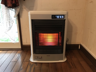 コロナ FF式石油暖房機 | 太陽熱温水器・V2H・蓄電池・太陽光発電