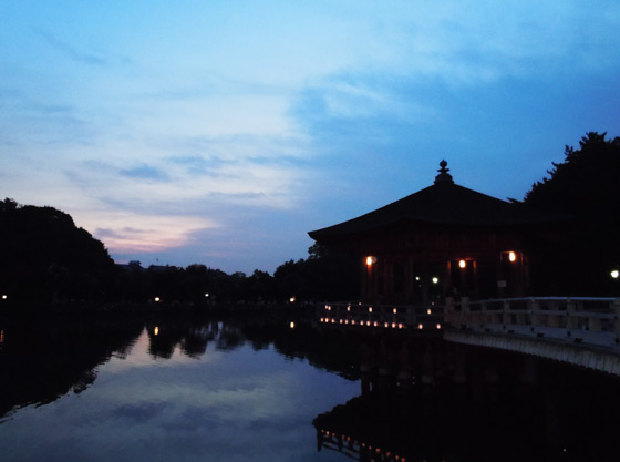 浮見堂