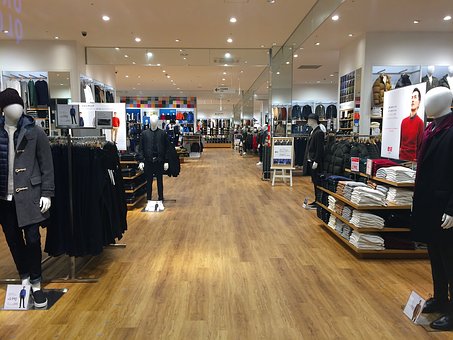 uniqlo-1737665__340.jpg