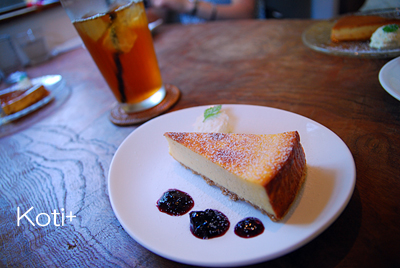 MOMO cafe 8*