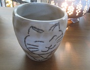 猫のマグカップ