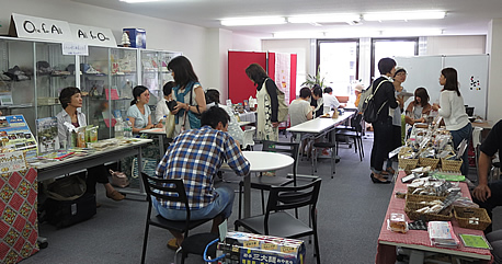 からすまかくれ家市