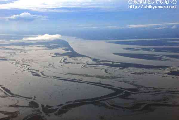 姿を変える巨大な水の流れ