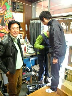 08112703