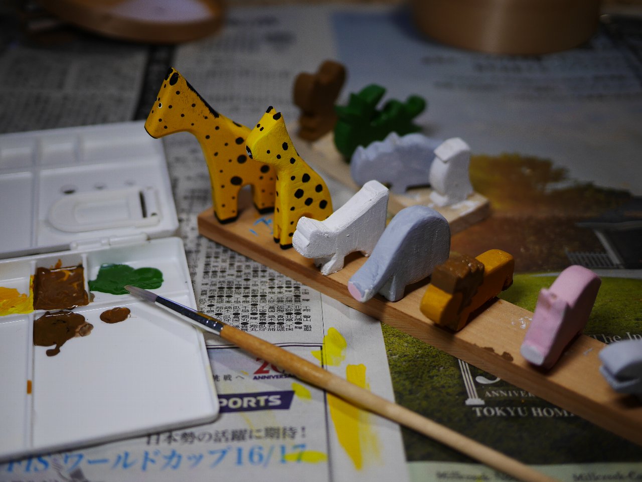 サバンナをイメージして、木の動物を作っています | noguchan