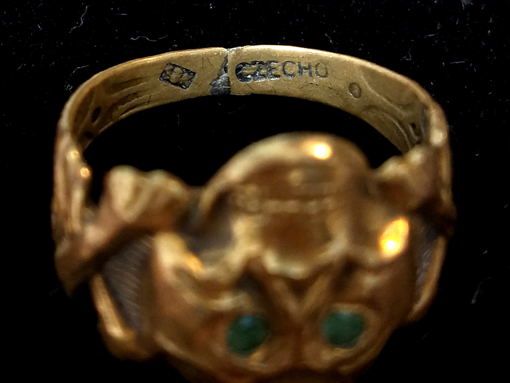 ビンテージスカルリング(Vintage Skull and Cross Bones Ring