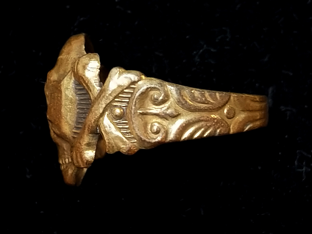 ビンテージスカルリング(Vintage Skull and Cross Bones Ring