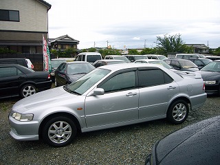 中古車 ホンダ タッカー 姫路 アコード